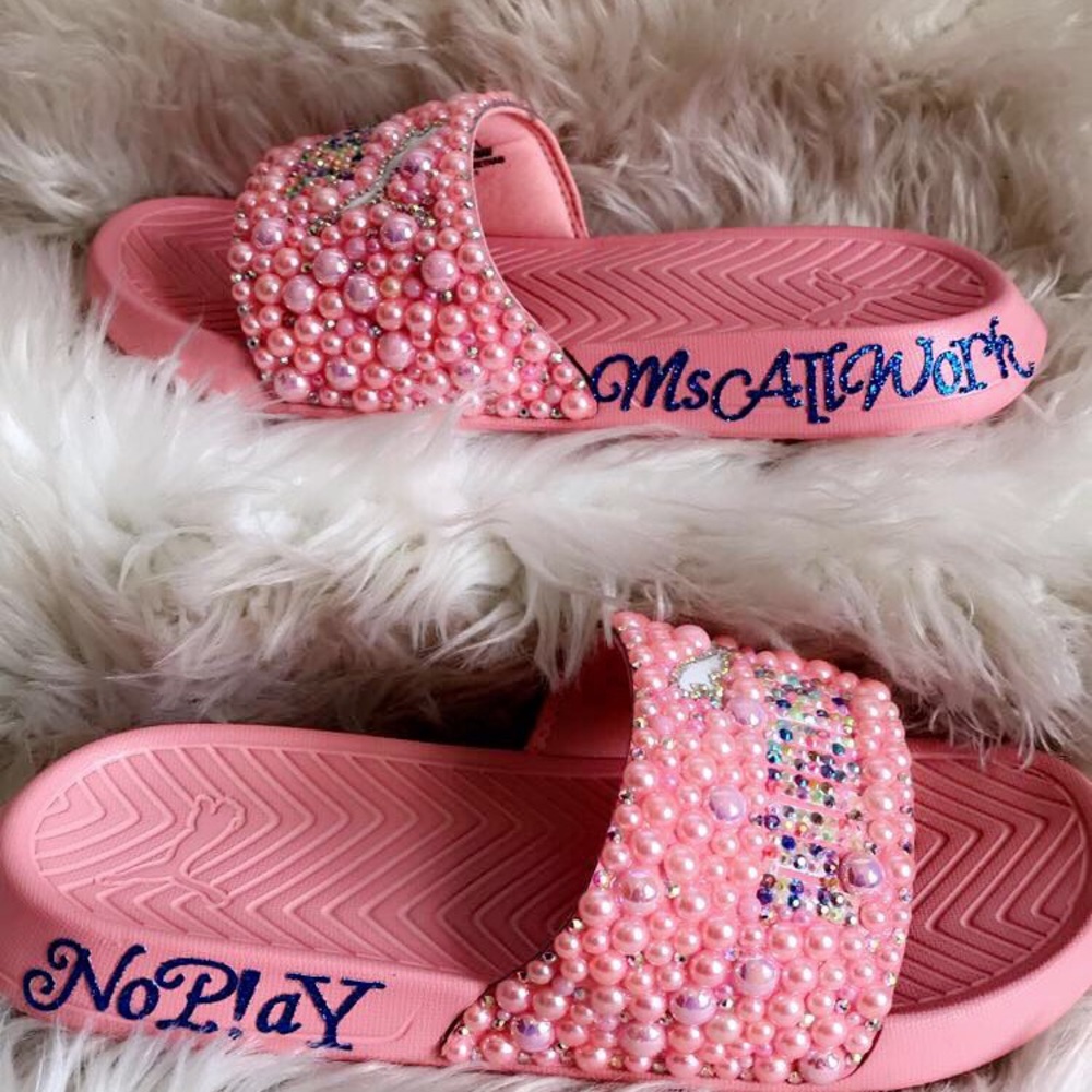 Custom Nike slides. - Picture 2 of 8